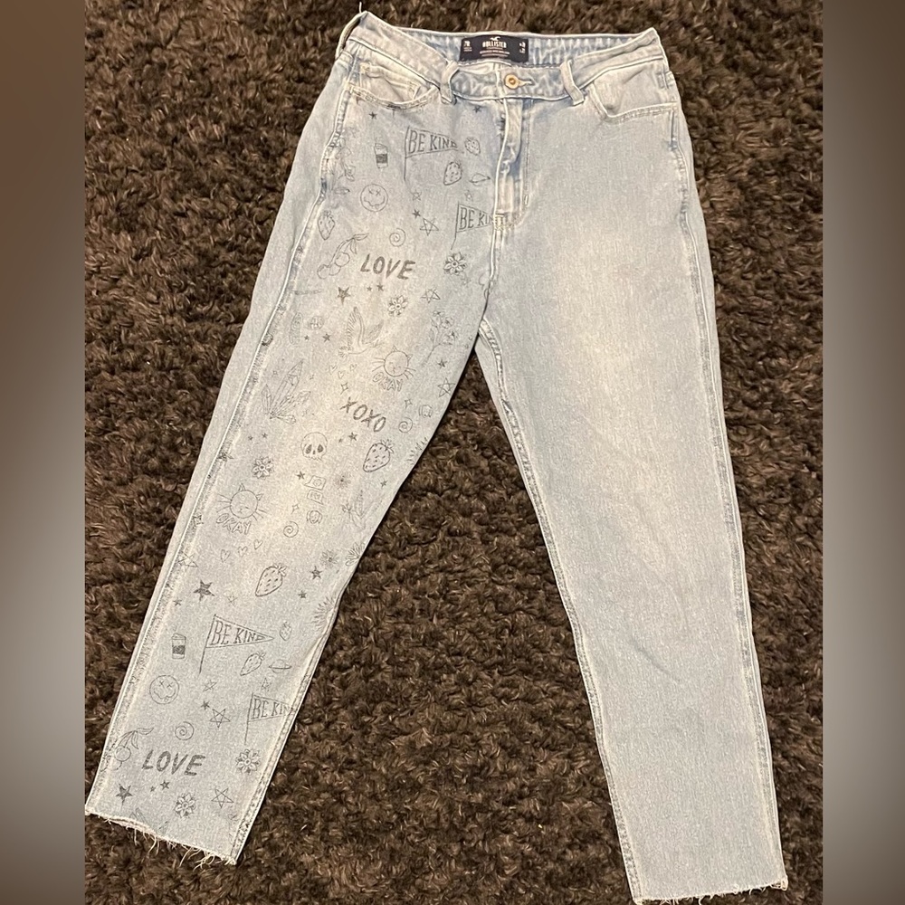 Hollister Ultra High Rise Medium Wash Doodle Jeans Size 7